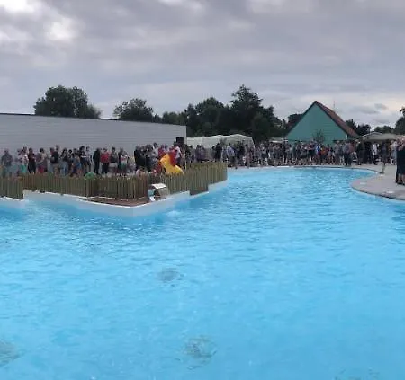 Campsite Et La Garenne De Moncourt Baie Somme 3*
